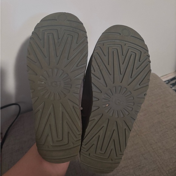 Ugg shoes - Picture 7 of 7